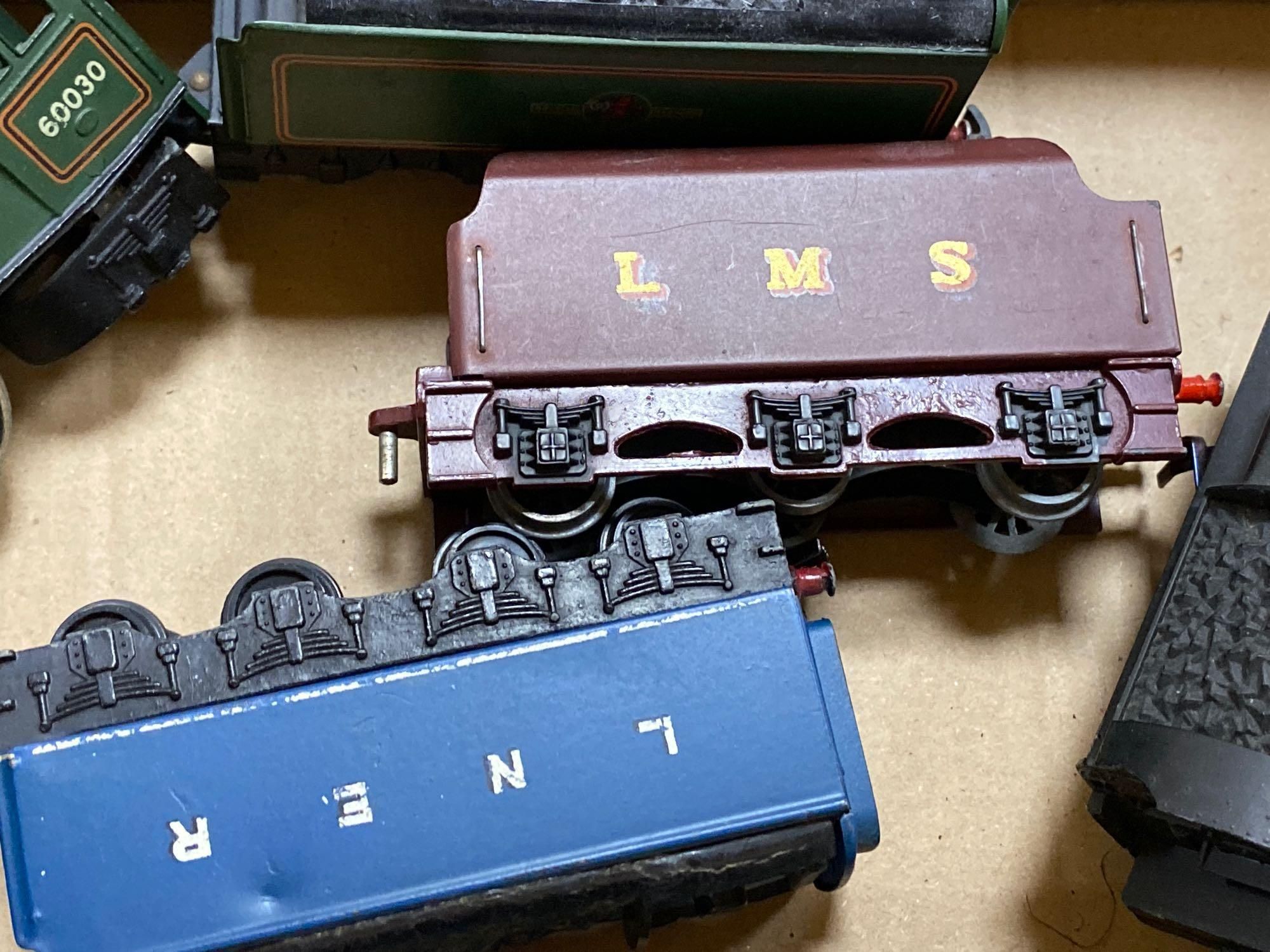 Hornby Dublo locomotives, including Barnstaple, Bristol Castle and Cardiff Castle, one tender lacking (10)